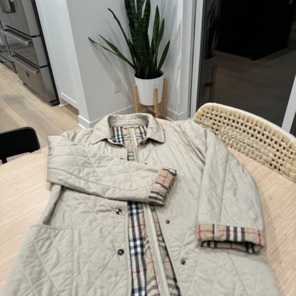 Burberry Beige Quilted Utility Jacket with Signature Check Trim - Picture 8 of 8